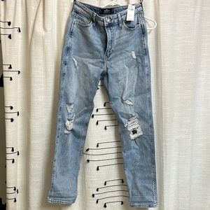 NWT Hollister ultra high-rise mom jean stretch